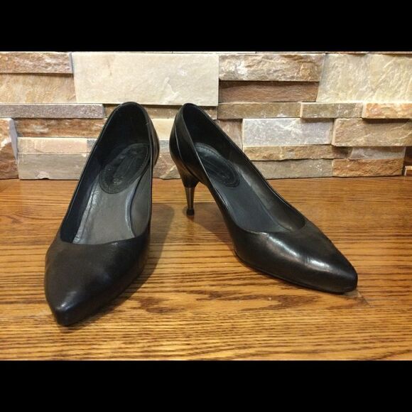 CELINE Black shoes with a small metal heel - Picture 4 of 7